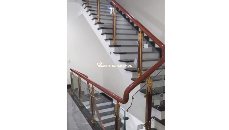 Nhà mình cho thuê nhà mới, căn góc, Thái Hà; vỉa hè 114m2* 5T- 46 Tr